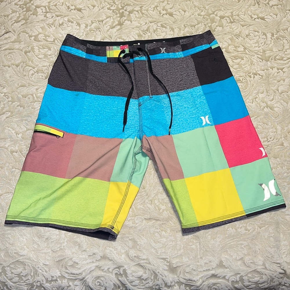 Men’s Hurley Board shorts. Size 33.